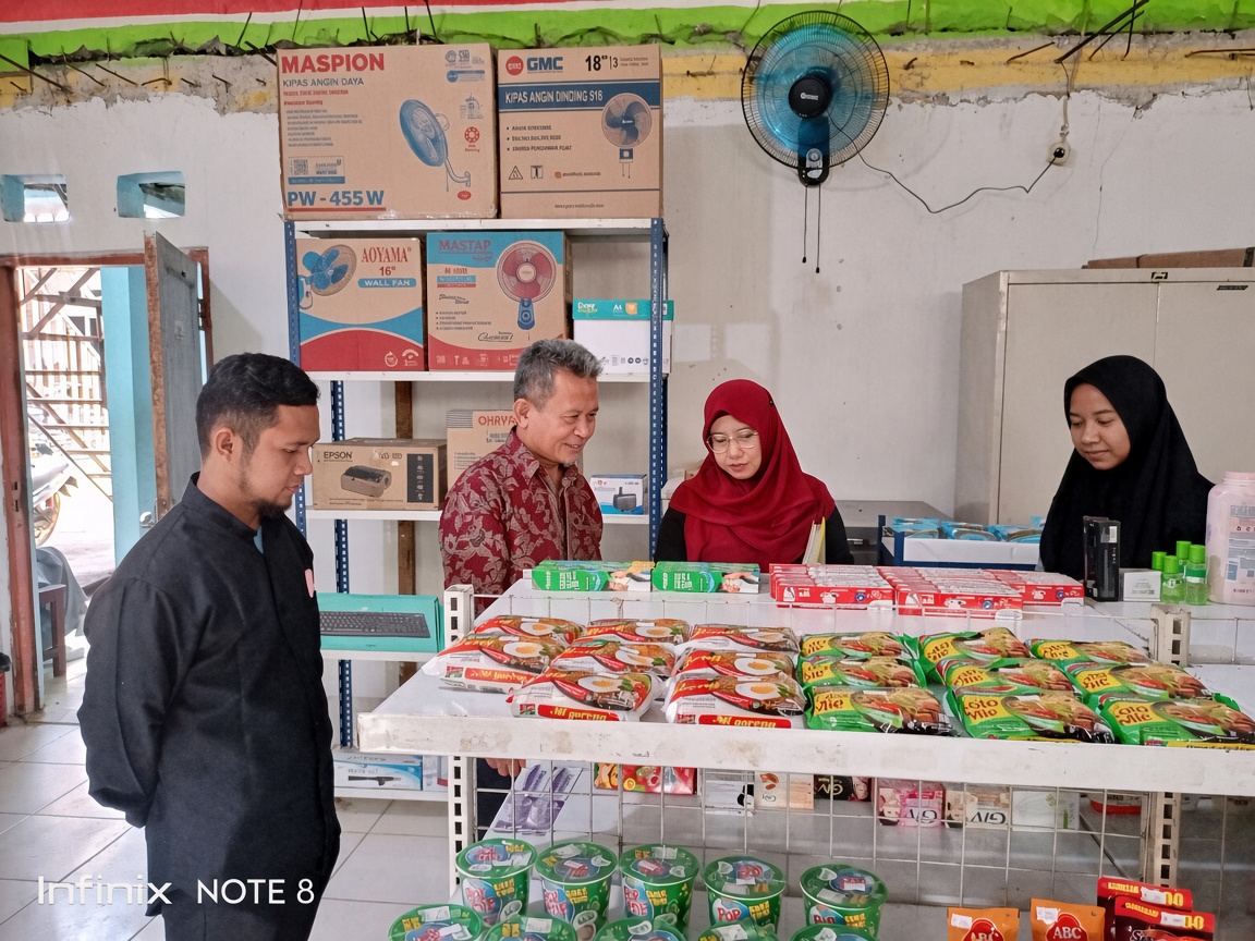 Pelayanan Transaksi Pembayaran dan Display Produk